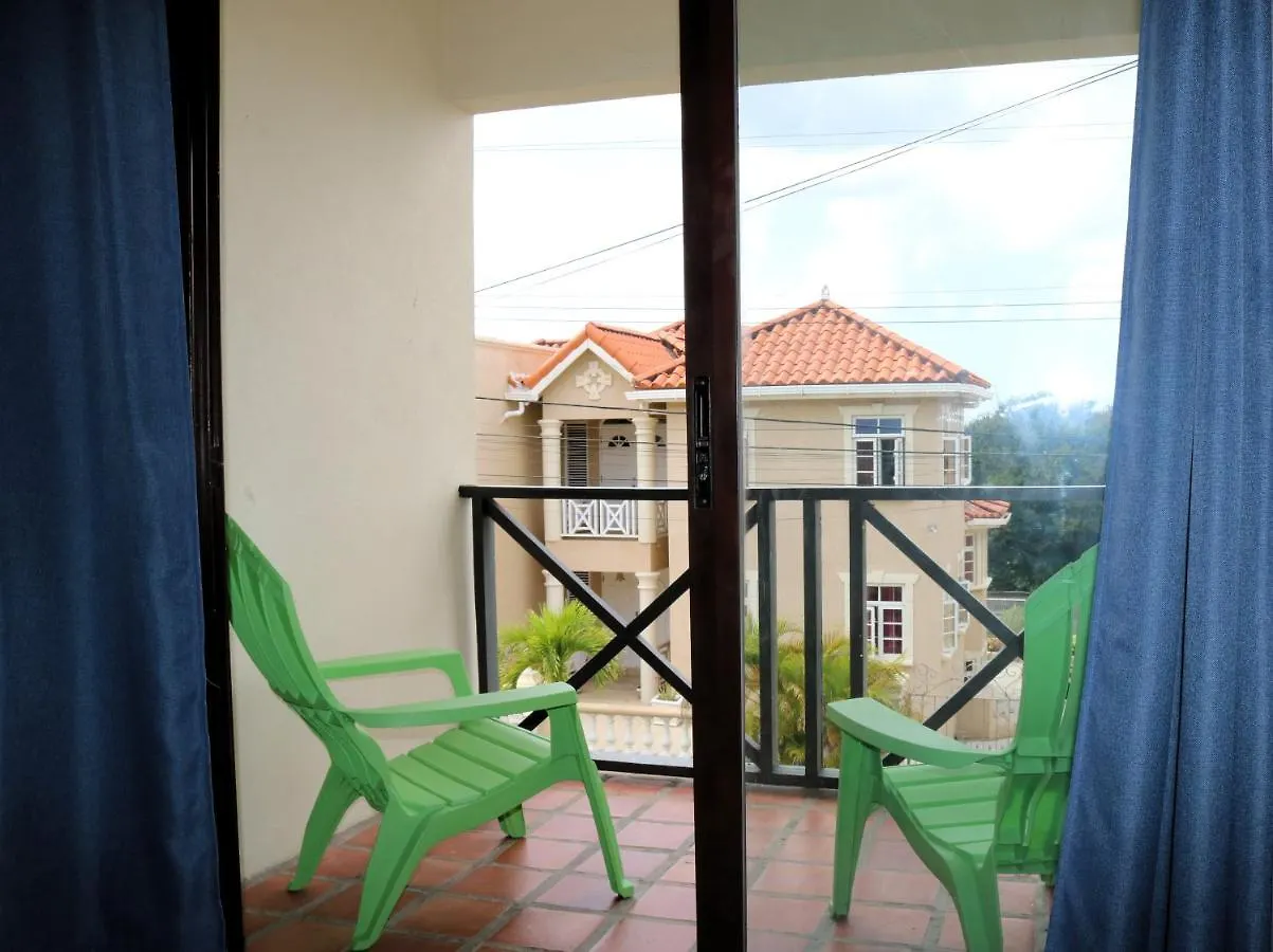 Apartment 7, Kenridge Residences, Ideal location Saint James 0*,  Barbados