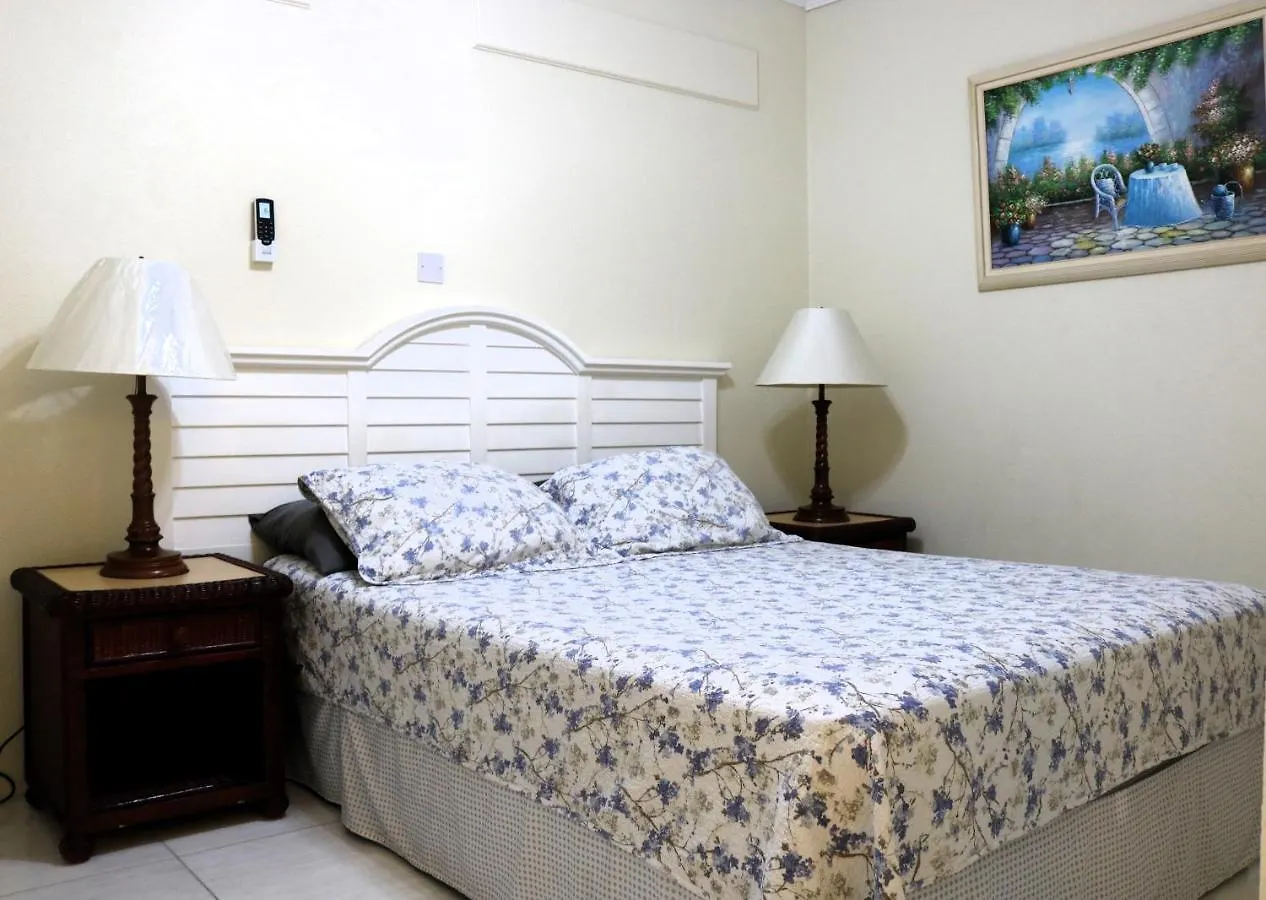 Apartment 7, Kenridge Residences, Ideal location Saint James