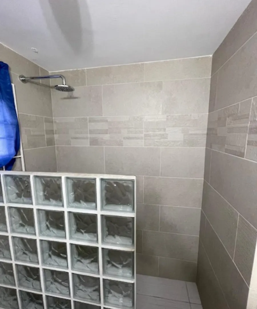 Apartment 7, Kenridge Residences, Ideal location Saint James